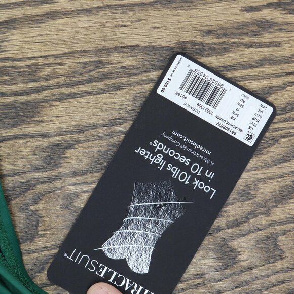 NWT Miraclesuit Plus Size Solids Oceanus One Piece Swimsuit Malachite Green 22W - Picture 7 of 8